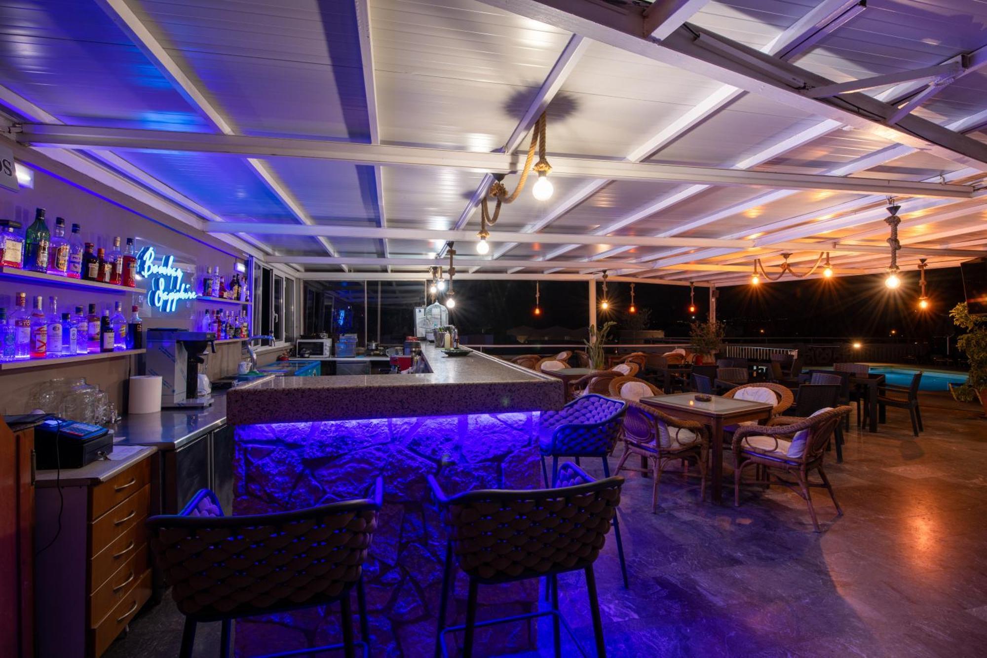 Labyrinth Hotel เยโอริยิอูโปลิส ภายนอก รูปภาพ