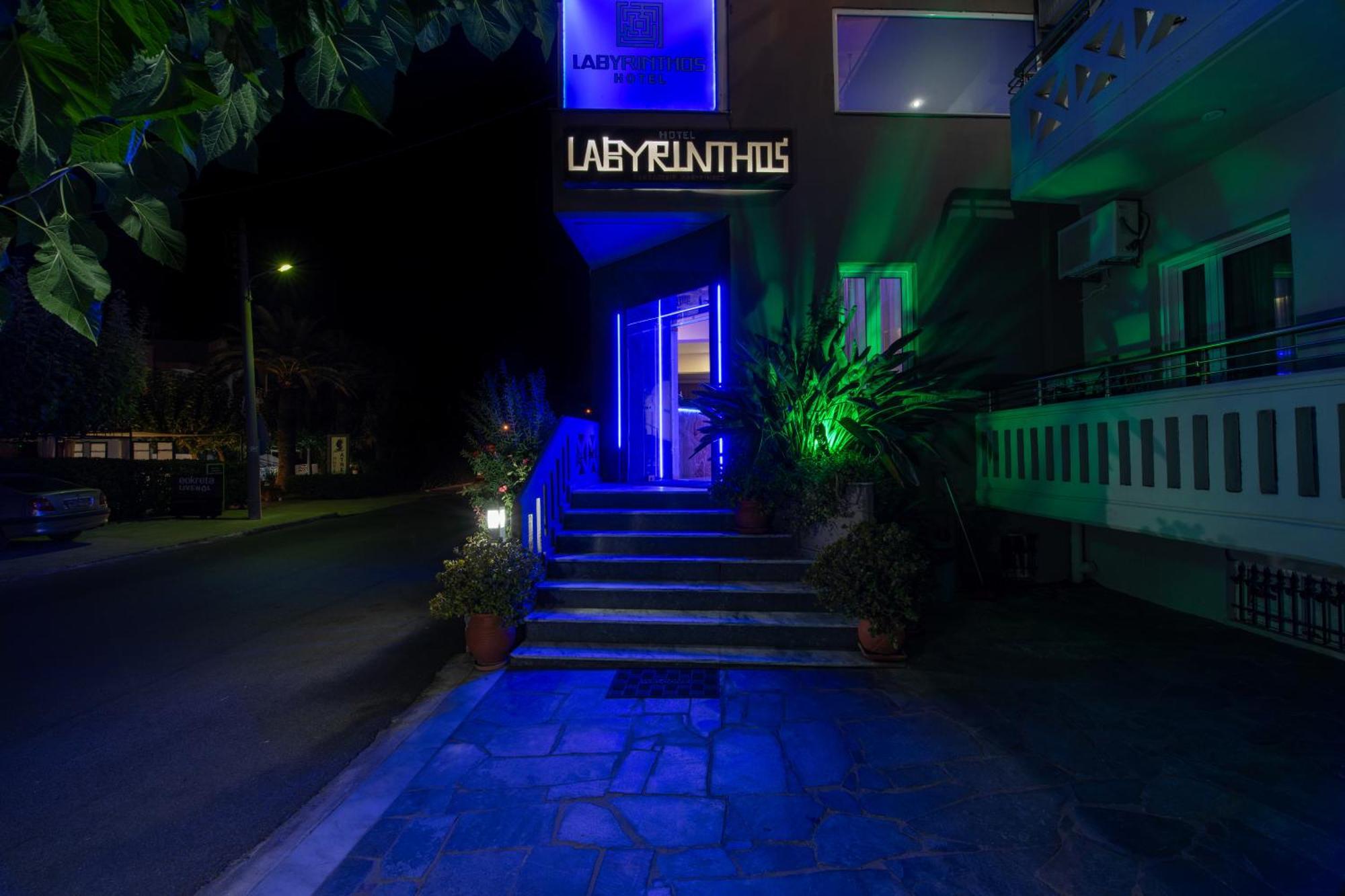 Labyrinth Hotel เยโอริยิอูโปลิส ภายนอก รูปภาพ